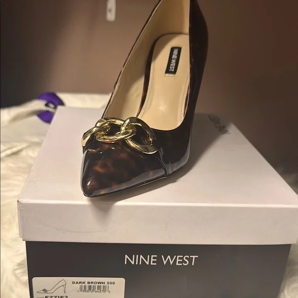 Nine West Brown Patent Leather Heels with Gold Accent. Brand New Never Worn - Picture 1 of 5